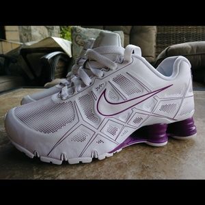 BRAND NEW* NIKE SHOX TURBO XII